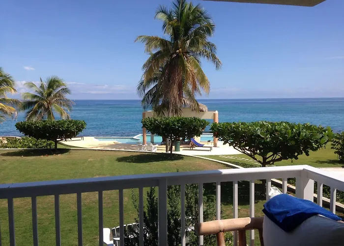 Whispering Seas Jamaica Hotel *